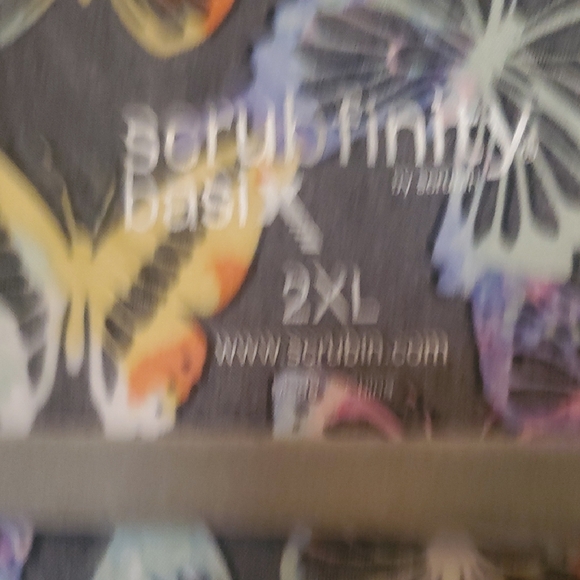 Butterfly Print Women's Top - Picture 2 of 2